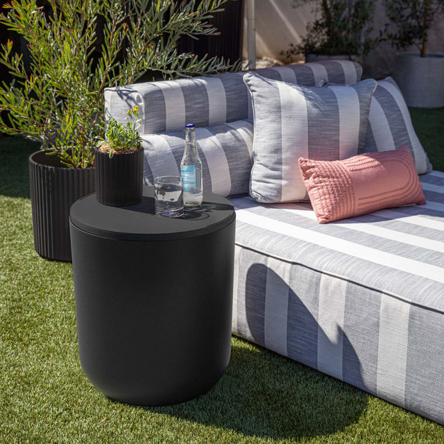 kona chill side table