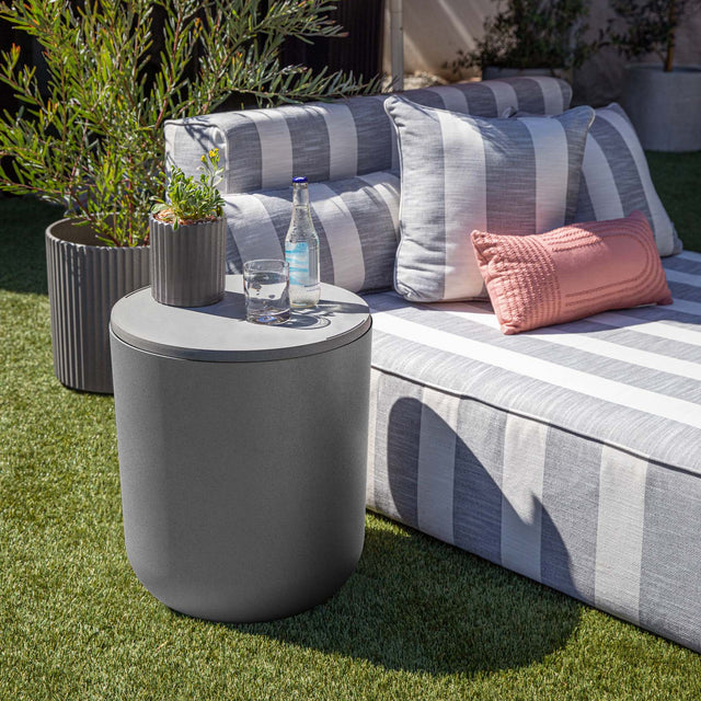 kona chill side table