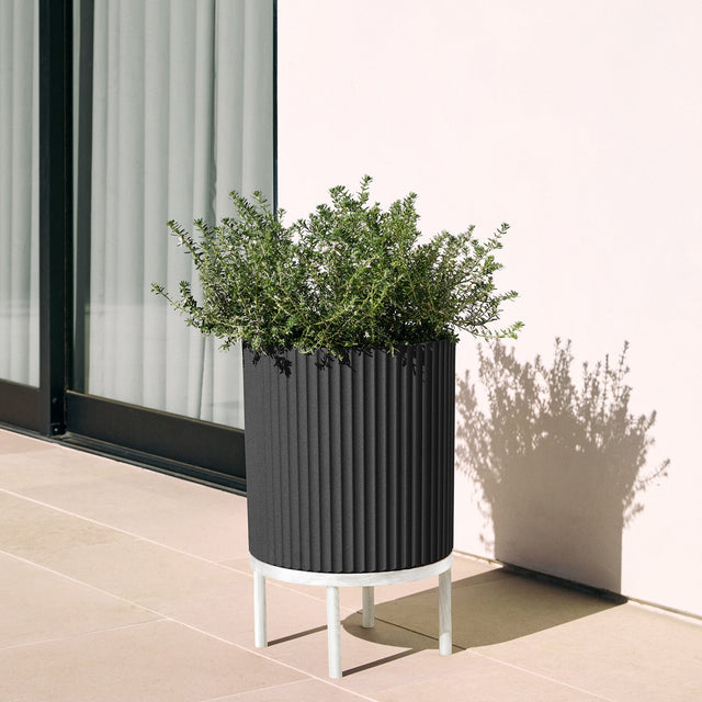 demi raised planter