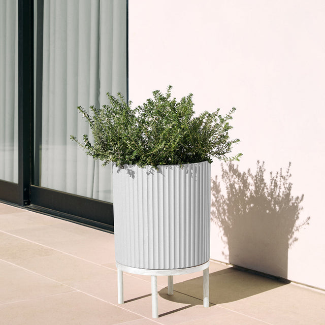 demi raised planter