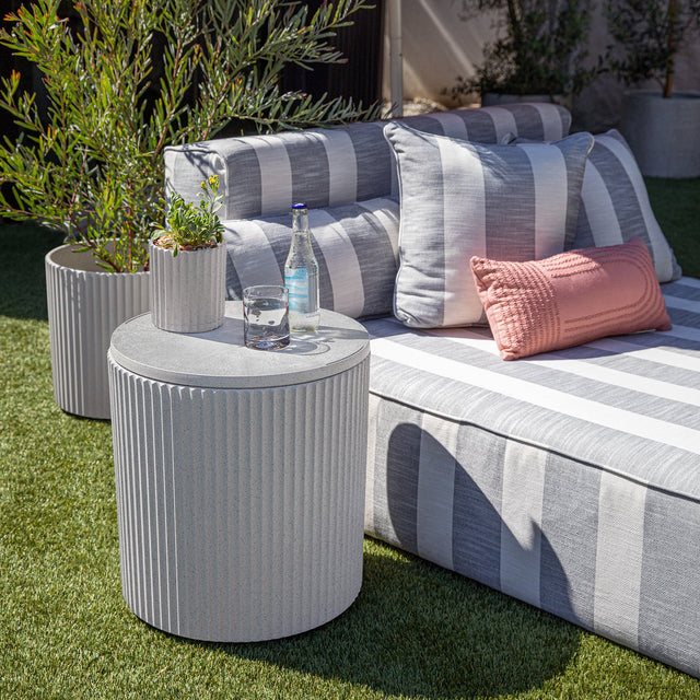 demi chill side table