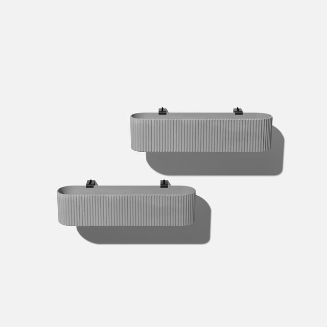 demi railing planter