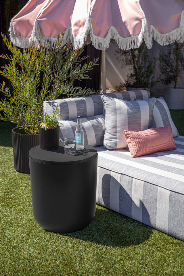 kona chill side table