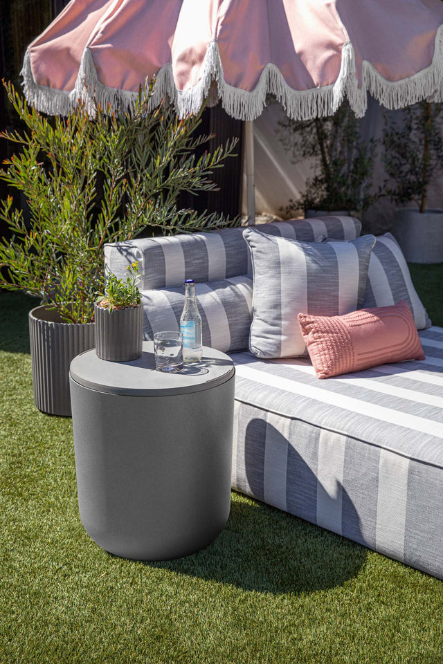 kona chill side table