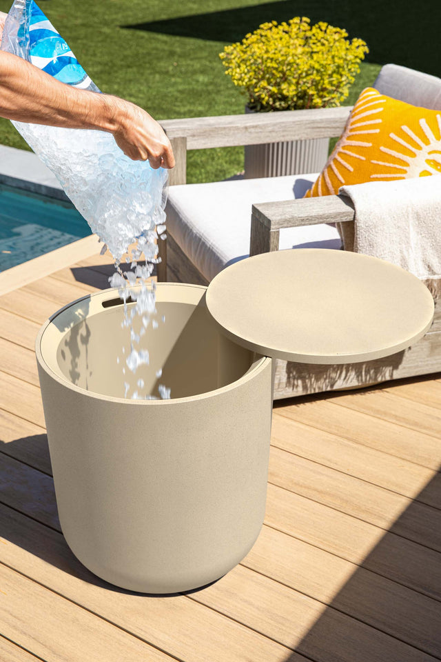 kona chill side table