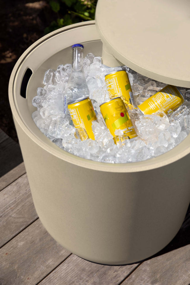 kona chill side table