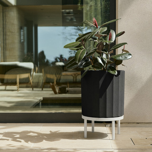 column raised planter