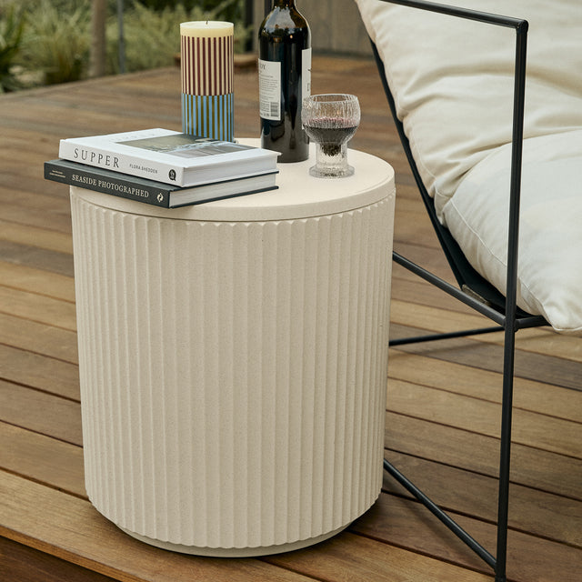 demi chill side table