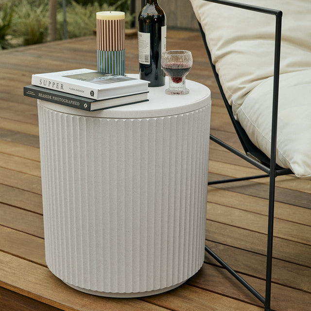 demi chill side table