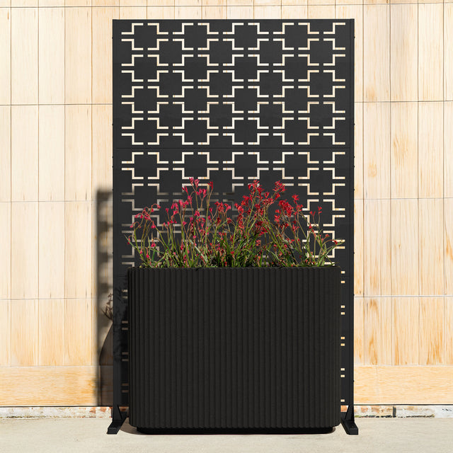 demi span planter with privacy screen set
