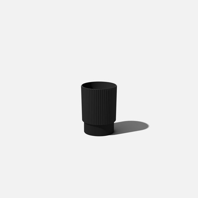 demi elevated planter