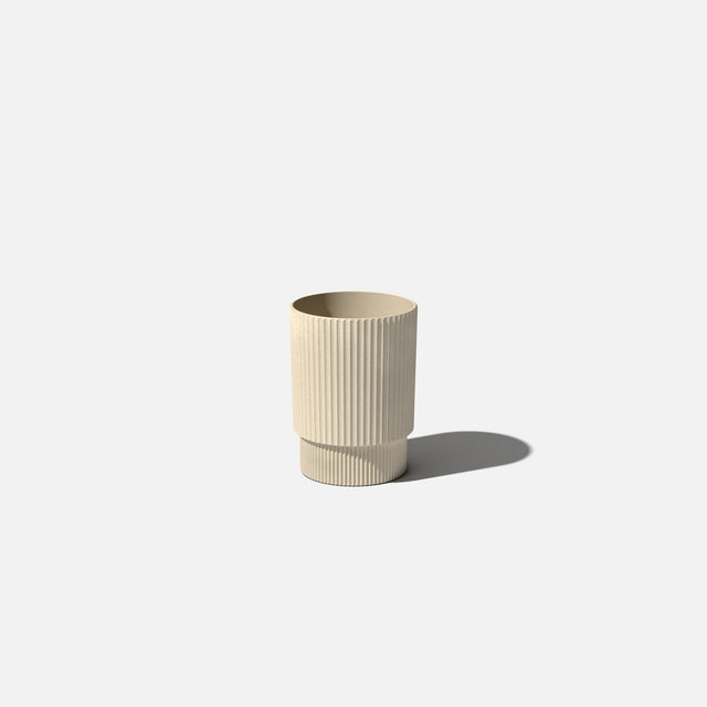 demi elevated planter