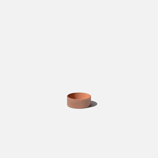 demi elevated planter
