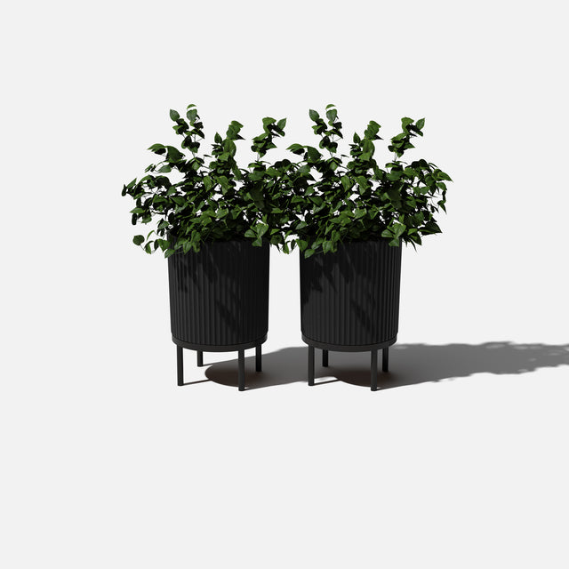 demi raised planter